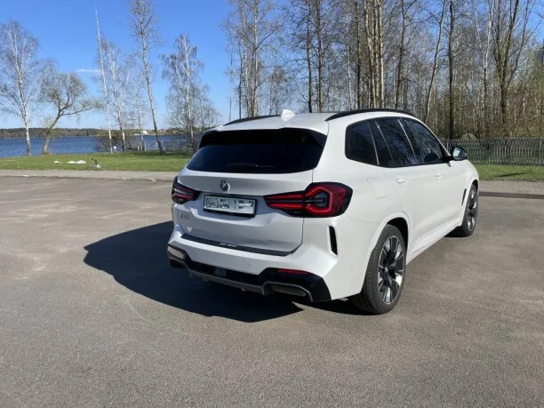 BMW iX3 2022 — миниатюра 2