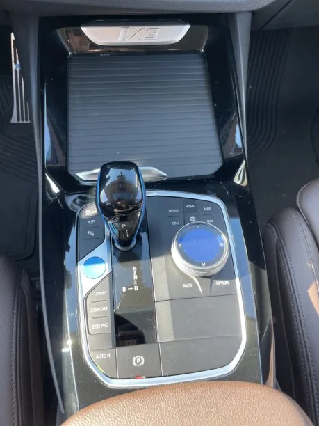 BMW iX3 2022 — миниатюра 3