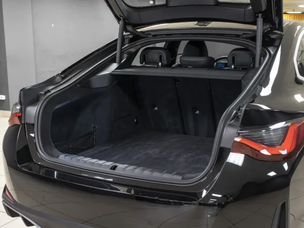 BMW i4 2023 — миниатюра 3