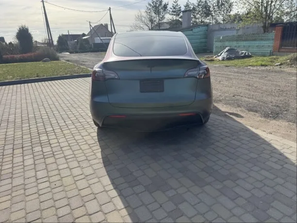 Tesla Model Y 2023 — миниатюра 4
