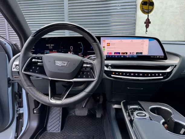 Cadillac Lyriq 2022 — миниатюра 5