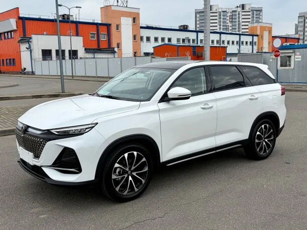 Changan X7 PLUS 2024 — фото 1, купить с доставкой в Москву