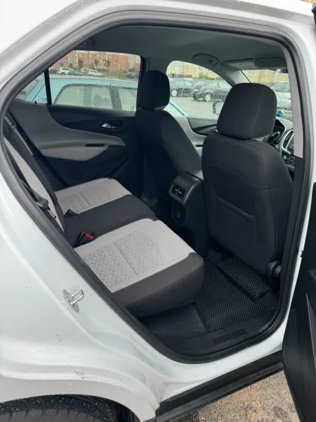 Chevrolet Equinox 2022 — миниатюра 3