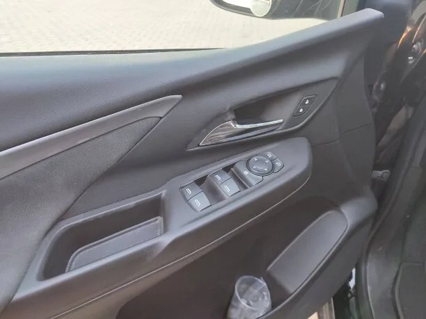 Chevrolet Bolt 2023 — миниатюра 3
