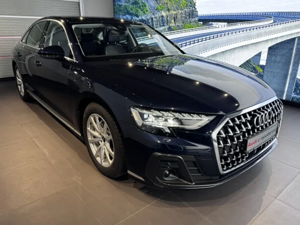 Audi A8 2022 — миниатюра 2