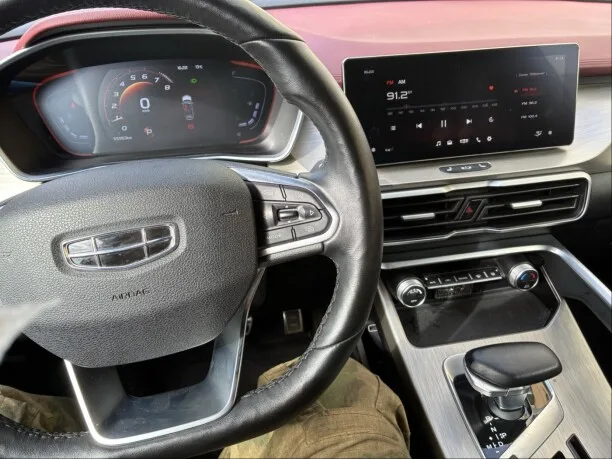 Geely Coolray 2023 — миниатюра 2