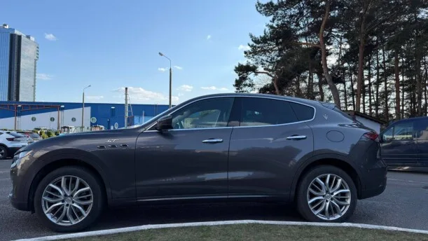 Maserati Levante 2022 — миниатюра 2