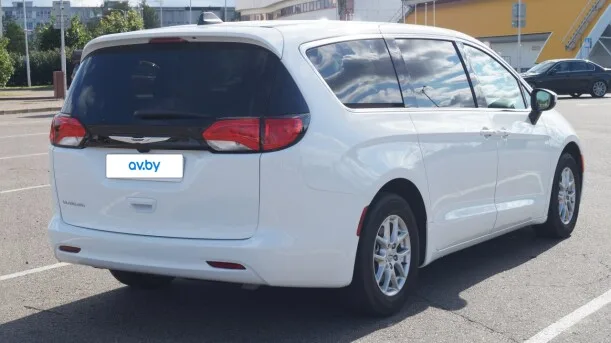 Chrysler Voyager 2023 — миниатюра 2