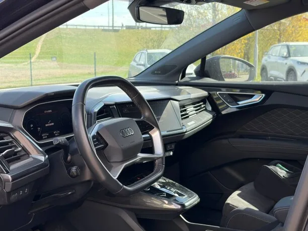 Audi Q4 e-tron 2023 — миниатюра 2