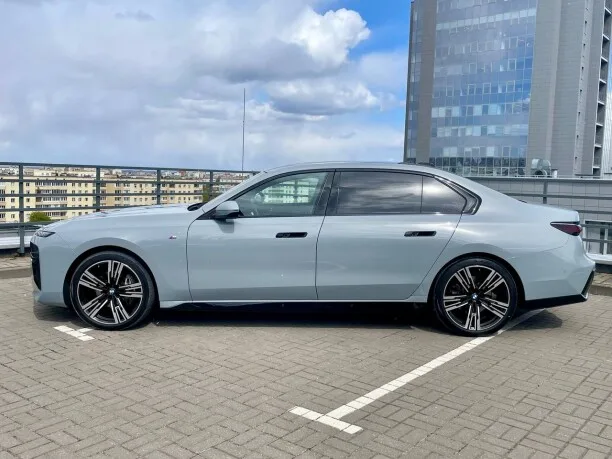 BMW 7 серия 2024 — миниатюра 5