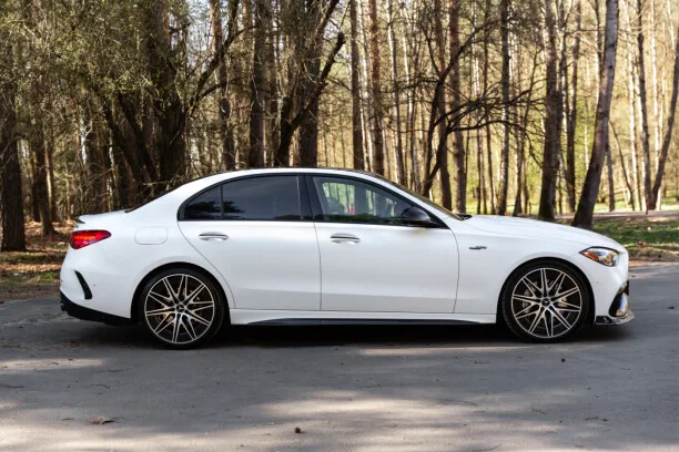 Mercedes-Benz C-Класс AMG 2022 — миниатюра 2