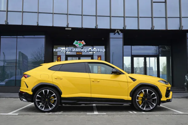 Lamborghini Urus 2022 — миниатюра 5