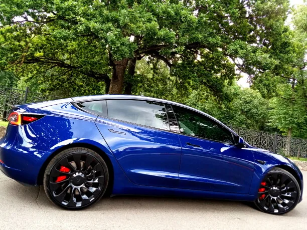 Tesla Model 3 2022 — миниатюра 2