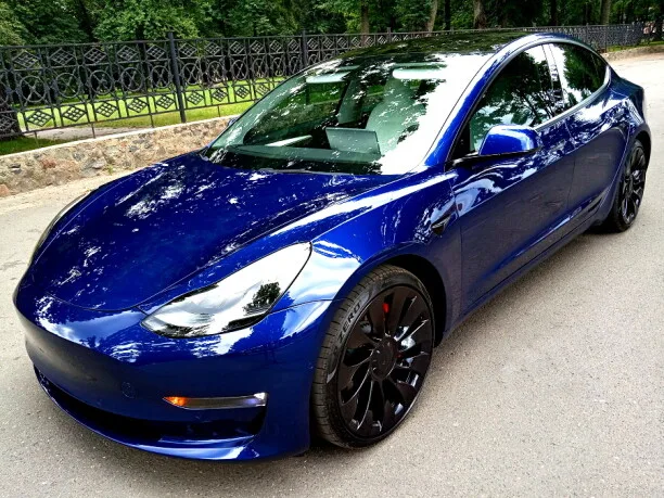Tesla Model 3 2022 — миниатюра 3