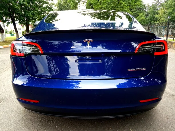 Tesla Model 3 2022 — миниатюра 4
