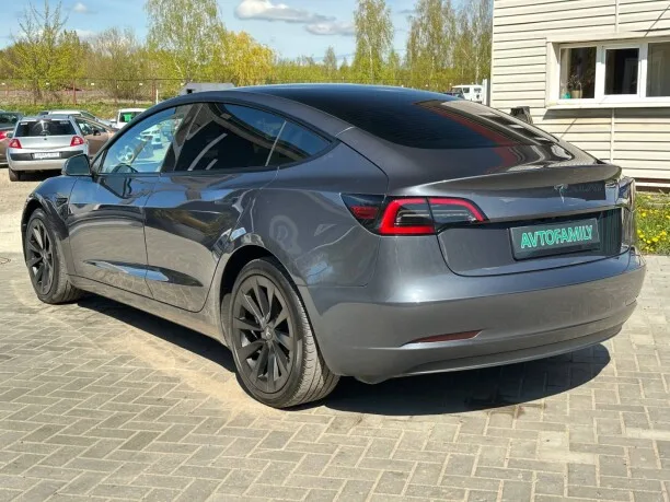 Tesla Model 3 2023 — миниатюра 5