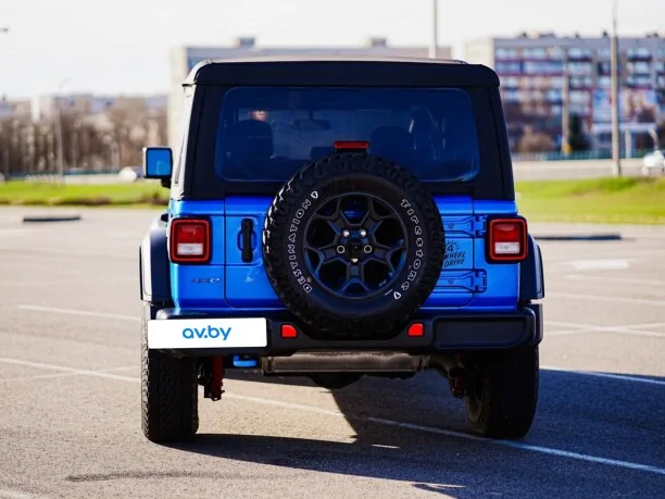 Jeep Wrangler 2023 — миниатюра 2