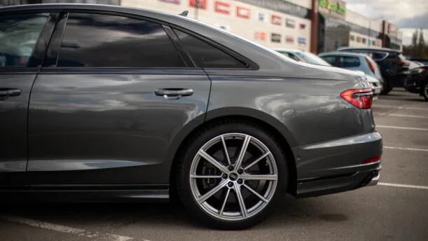 Audi S8 2022 — миниатюра 3