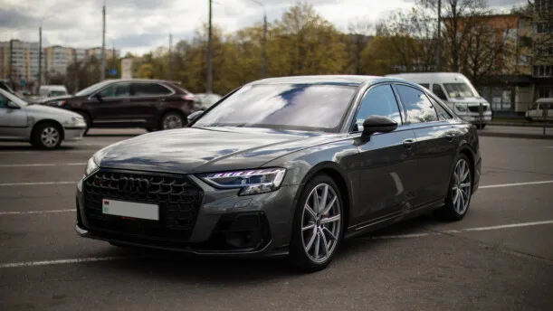 Audi S8 2022 — миниатюра 5