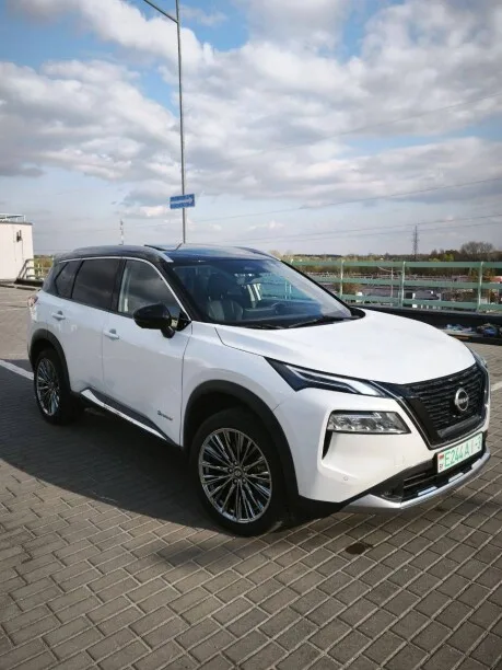 Nissan X-Trail 2024 — фото 1, купить с доставкой в Москву
