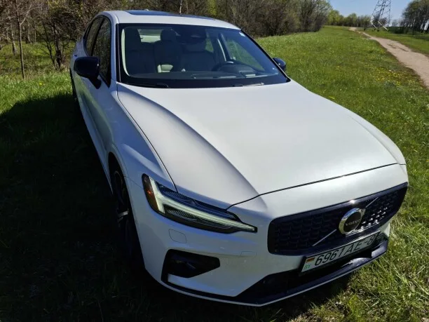 Volvo S60 2023 — миниатюра 4