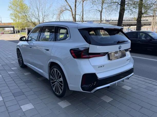 BMW iX1 2023 — миниатюра 2