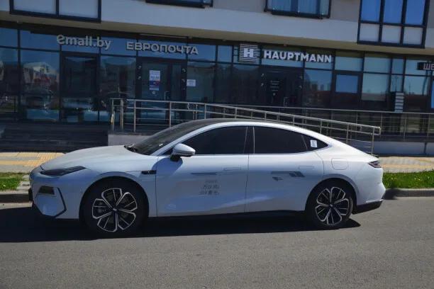 Geely Galaxy E8 2025 — миниатюра 4