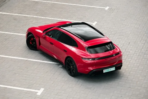 Porsche Taycan 2022 — миниатюра 2