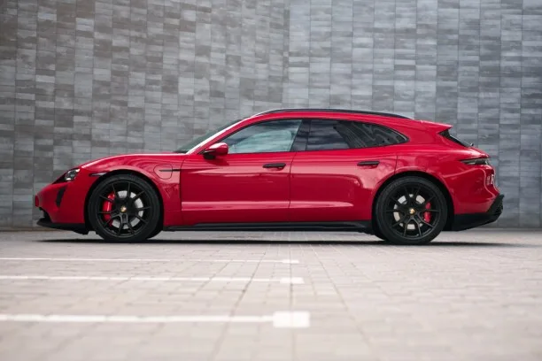 Porsche Taycan 2022 — миниатюра 4