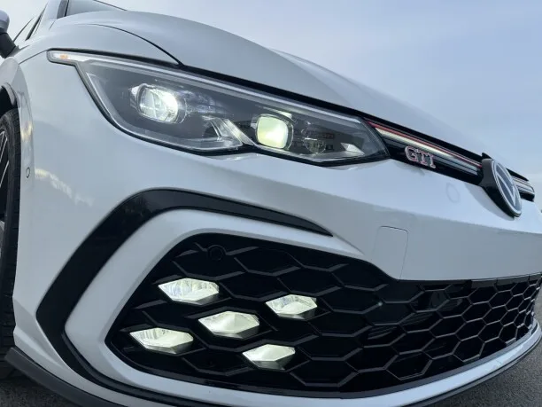 Volkswagen GOLF GTI 2023 — фото 1, купить с доставкой в Москву