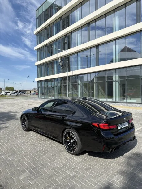 BMW M5 2022 — миниатюра 4