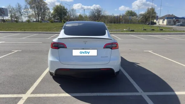 Tesla Model Y 2022 — миниатюра 5