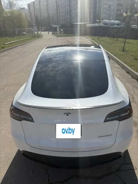 Tesla Model Y 2022 — миниатюра 4