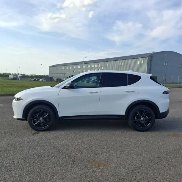 Dodge Hornet 2023 — миниатюра 3