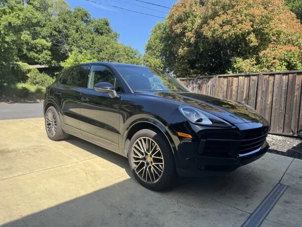 Porsche Cayenne 2023 — миниатюра 2