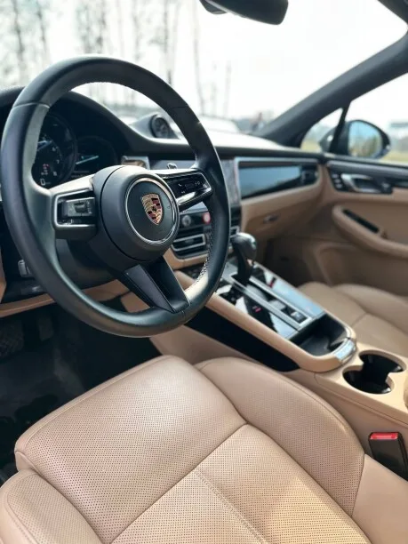 Porsche Macan 2022 — миниатюра 5