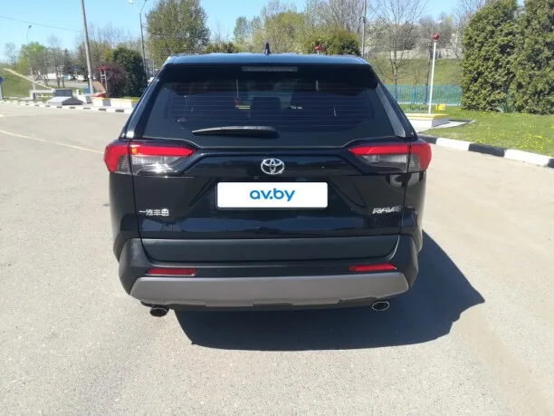 Toyota RAV4 2022 — миниатюра 4