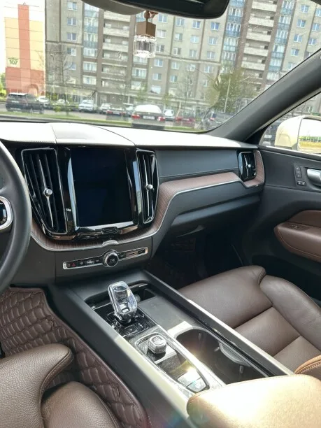 Volvo XC60 2023 — миниатюра 3