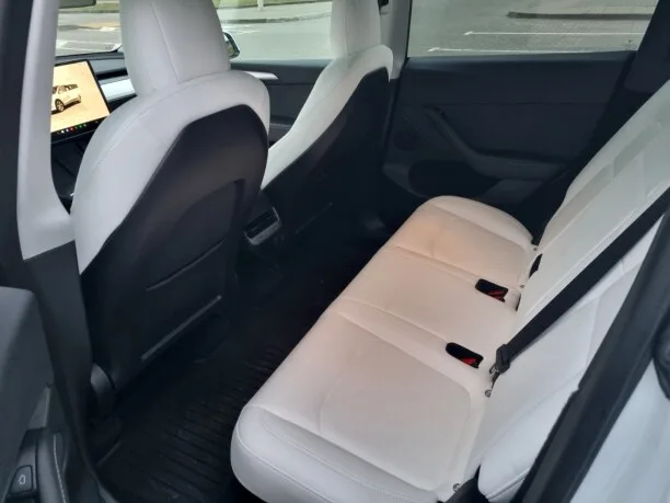 Tesla Model Y 2022 — миниатюра 3