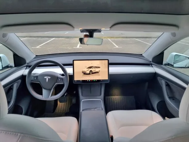 Tesla Model Y 2022 — миниатюра 5