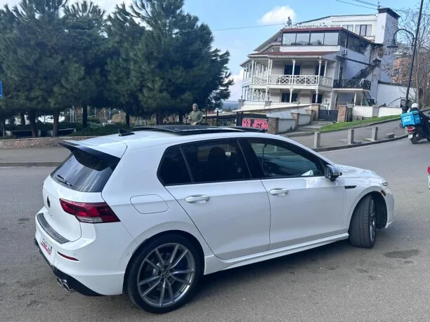 Volkswagen Golf R 2024 — миниатюра 4