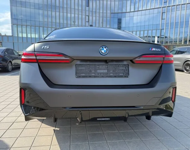 BMW i5 2025 — миниатюра 2