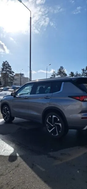 Mitsubishi Outlander 2023 — миниатюра 2