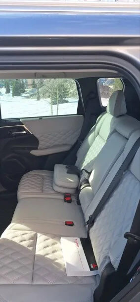Mitsubishi Outlander 2023 — миниатюра 3