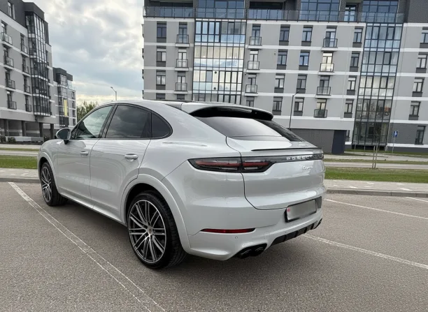 Porsche Cayenne Coupe 2023 — миниатюра 2