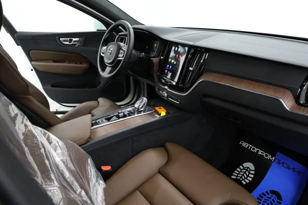 Volvo XC60 2025 — миниатюра 5