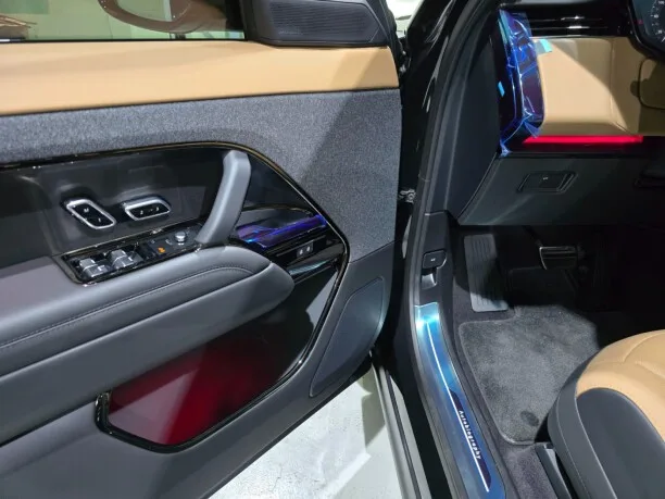Land Rover Range Rover Sport 2026 — миниатюра 3