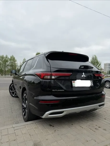 Mitsubishi Outlander 2024 — миниатюра 2