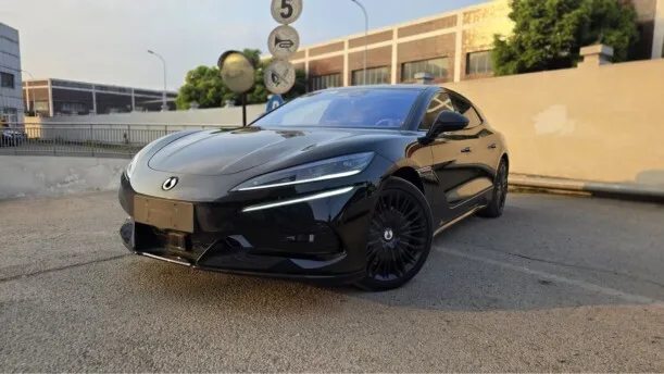 Denza Z9 GT 2025 — миниатюра 3