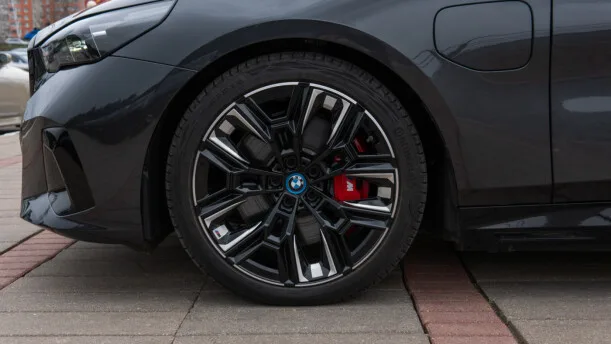 BMW i5 2024 — миниатюра 3